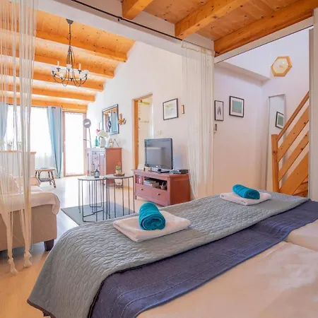 Aldo Sea View 풀라